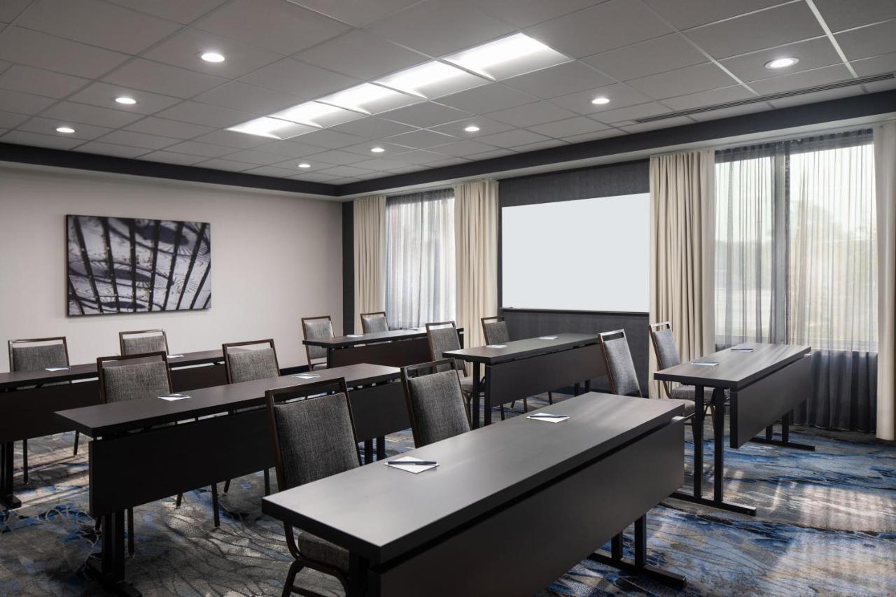 Fairfield Inn & Suites By Marriott Cleveland Tiedeman Road Brooklyn Exterior foto