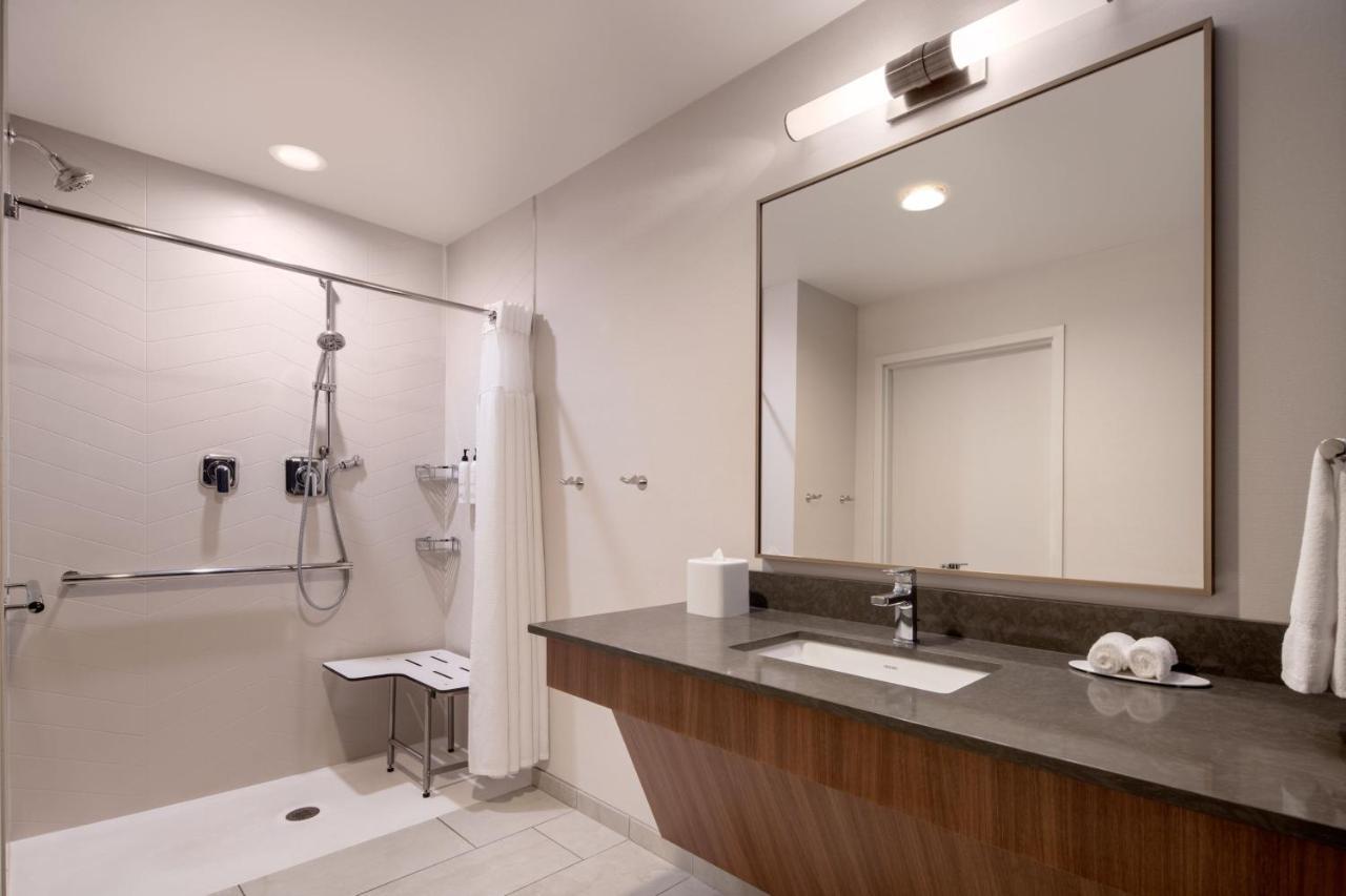 Fairfield Inn & Suites By Marriott Cleveland Tiedeman Road Brooklyn Exterior foto
